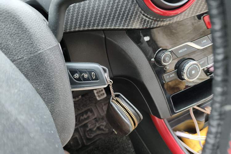 Used BAIC Senova X25 2015 1.5L manual Comfort trim level