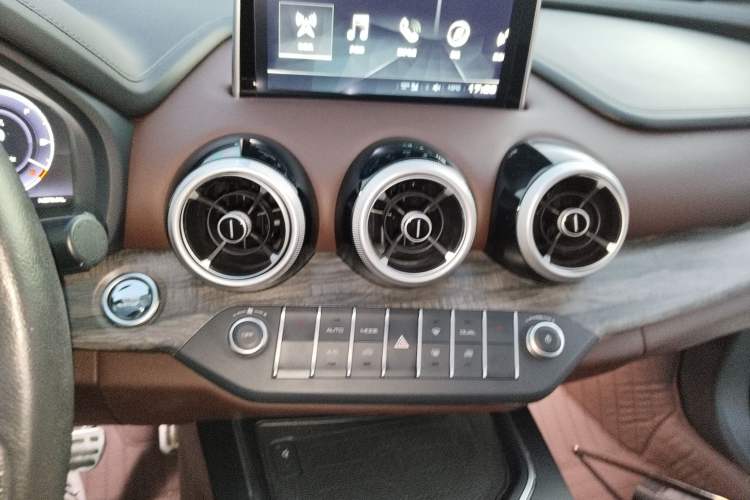 Used Wey VV7 2019 Upgraded Model 2.0T Flagship Version China V Standard