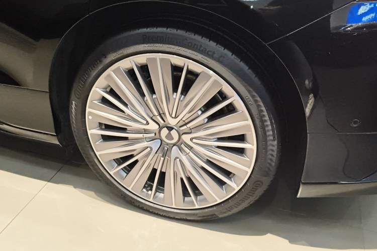 Used Denza Z9 2024 1100 km All-Wheel-Drive Ultra Version