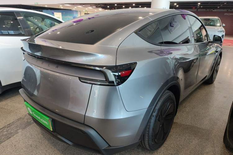 Used Tesla Model Y 2025 Rear-Wheel-Drive Version