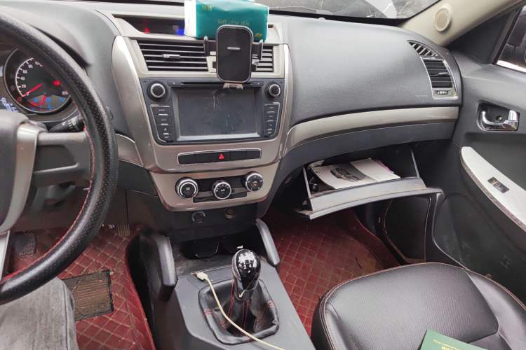 Used Geely Auto GX7 2015 Classic Edition 1.8L Manual Elite Model China IV Audio And AC Panel