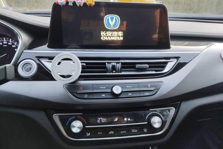 Used CHANGAN Ruicheng CC 2021 Blue Whale Edition 1.5T DCT Luxury Model Audio And AC Panel