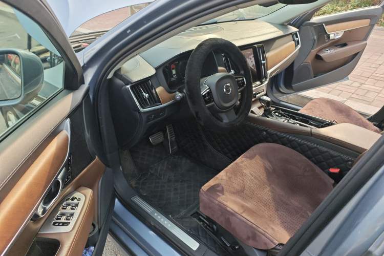 Used Volvo S90 2020 T5 Zhiyuan Luxury Edition
