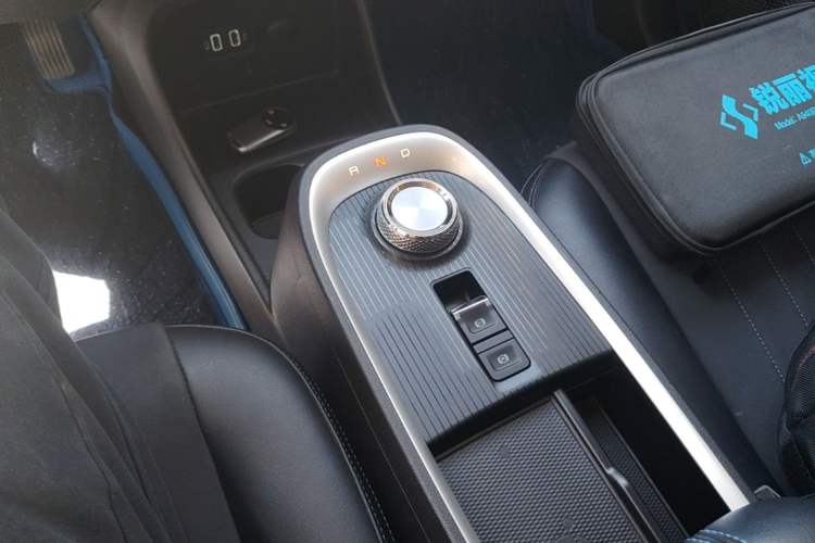 Used ORA Good Cat 2022 400km Standard Range Luxury Version Ternary Lithium Gear Lever