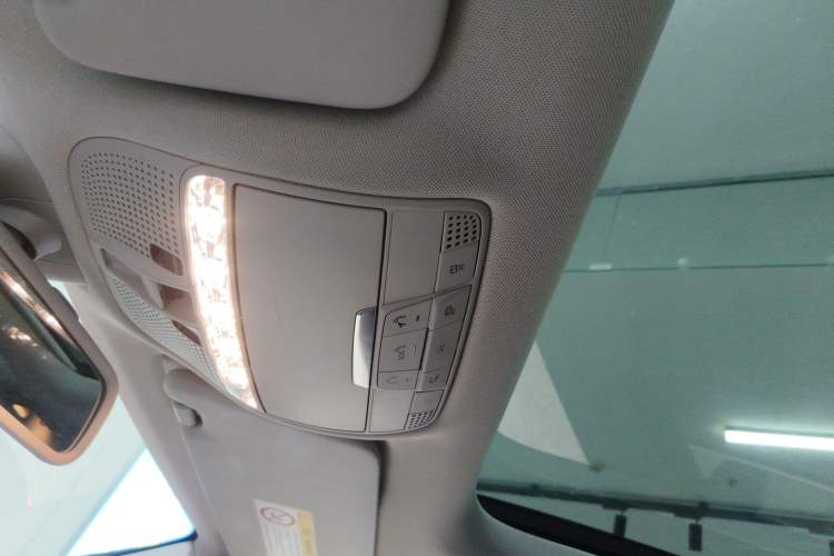 Used Mercedes-Benz C-Class 2015 C 200 station wagon Headliner