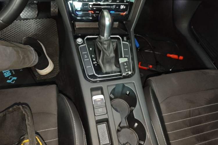 Used Volkswagen Magotan 2020 380TSI DSG Luxury Version Gear Lever