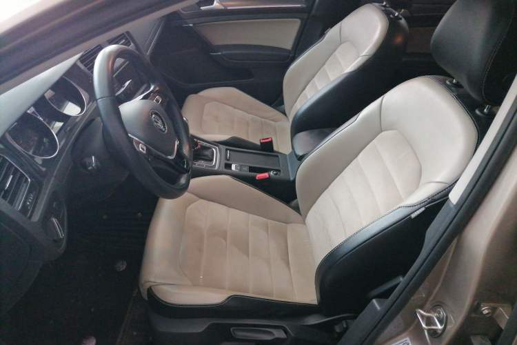 Used Volkswagen Golf 2017 230TSI Automatic Luxury Million-Vehicle Commemorative Edition