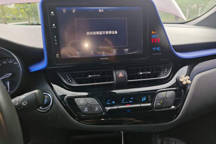 Used Toyota IZOA 2018 2.0L Yichi Version China VI Standard Audio And AC Panel