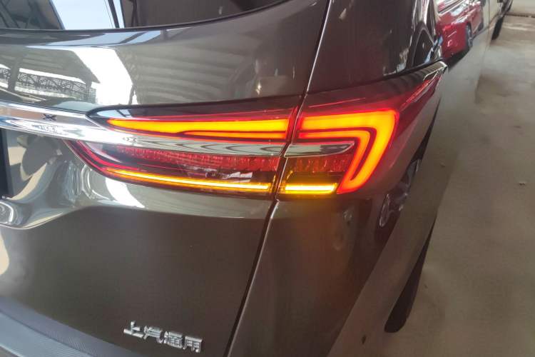 Used Buick GL8 2021 Land Cruiser Executive Class 652T Smart Luxury Model