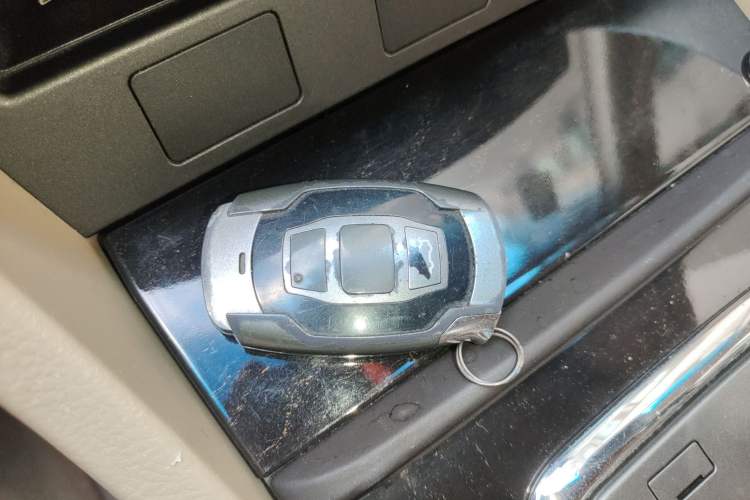 Used BYD G6 2013 1.5TID Automatic Luxury Model
