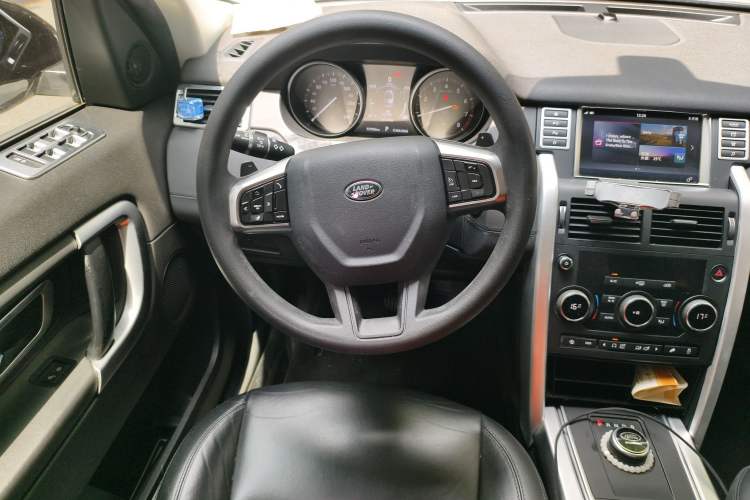 Used Land Rover Discovery Sport 2018 240 PS PURE Edition