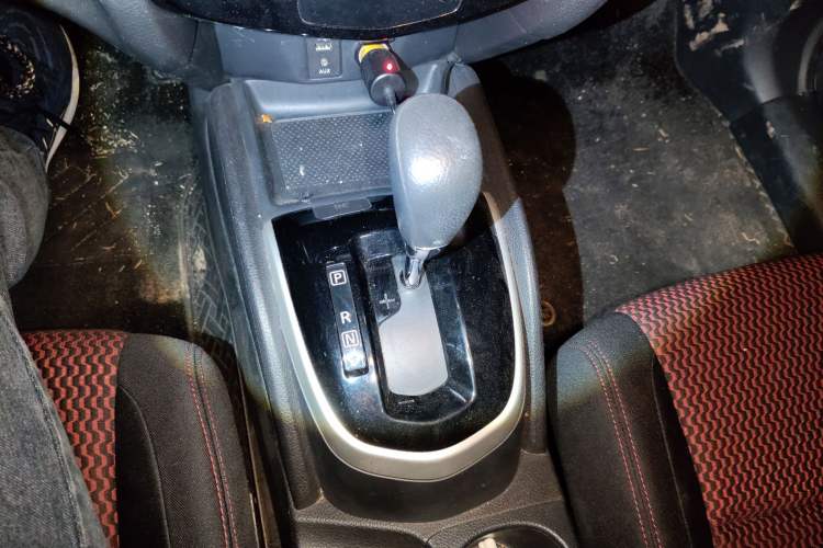 Used Nissan Qashqai 2016 2.0L CVT Elite Edition Gear Lever
