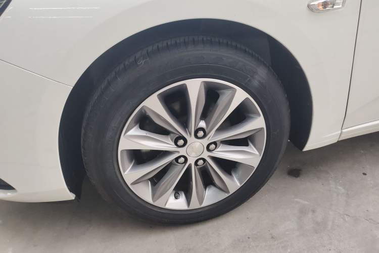 Used Chevrolet Monza 2022 320 Automatic Enjoyment Edition Left Front Wheel Hub