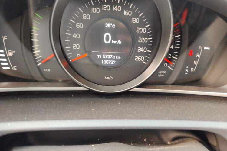 Used Volvo V40 2013 2.0T ZhiShang Version
