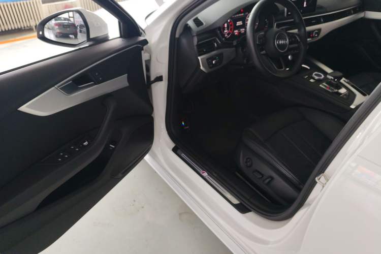 Used Audi A4L 2019 40 TFSI Fashion Edition China VI Emission Standard

