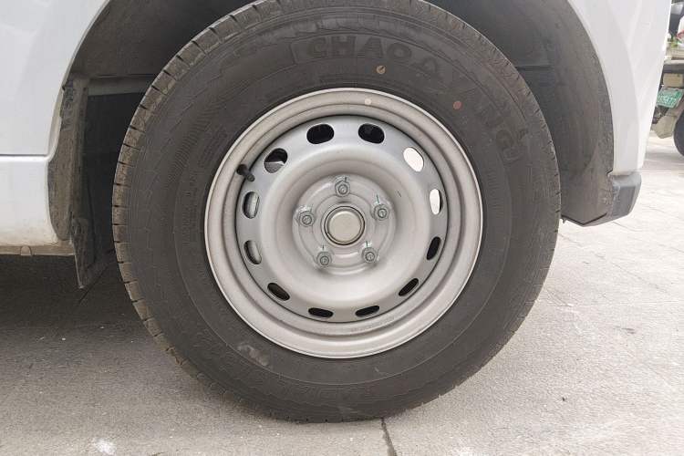 Used Jinbei E6 2026 Model, Standard Version, Long Roof, 6 Seats