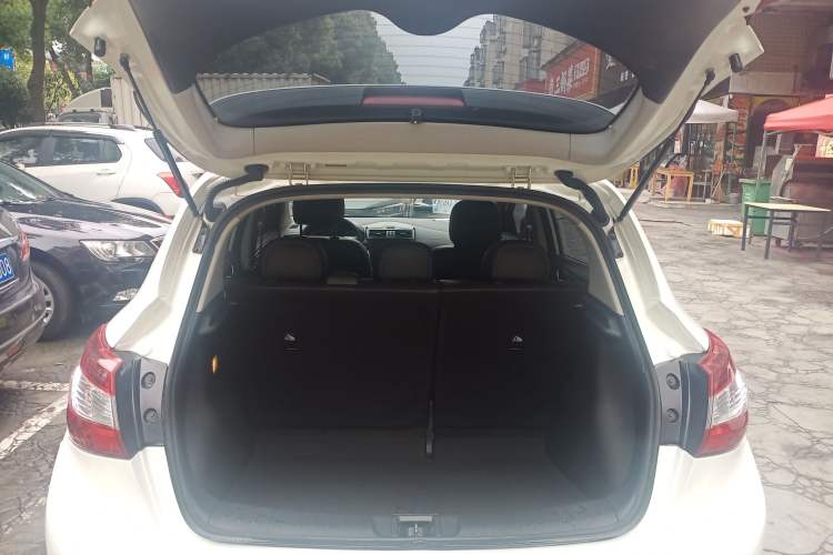 Used Nissan Tiida 2016 1.6L CVT Smart Drive Edition Trunk