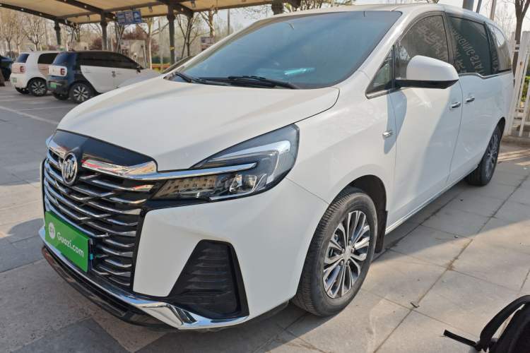 Used Buick GL8 2023 Facelifted Land Cruiser Executive Luxury Version