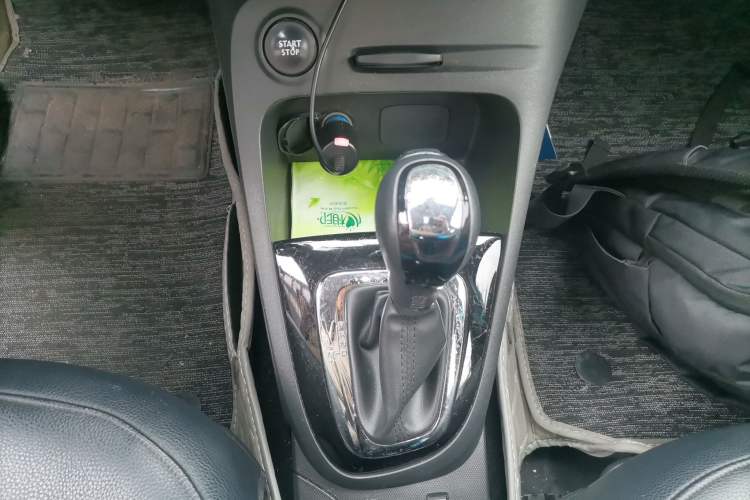 Used Renault Captur 2015 1.2T Automatic Standard Edition