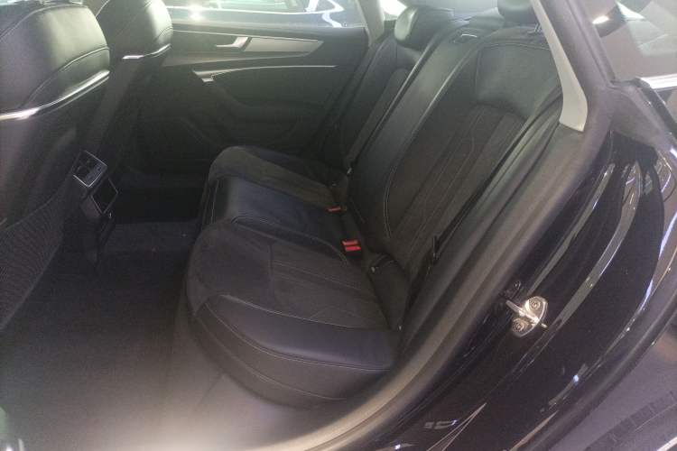 Used Audi A7L 2024 45TFSI S-line Dream-Building Edition Flow Crystal Package Left Rear Seat