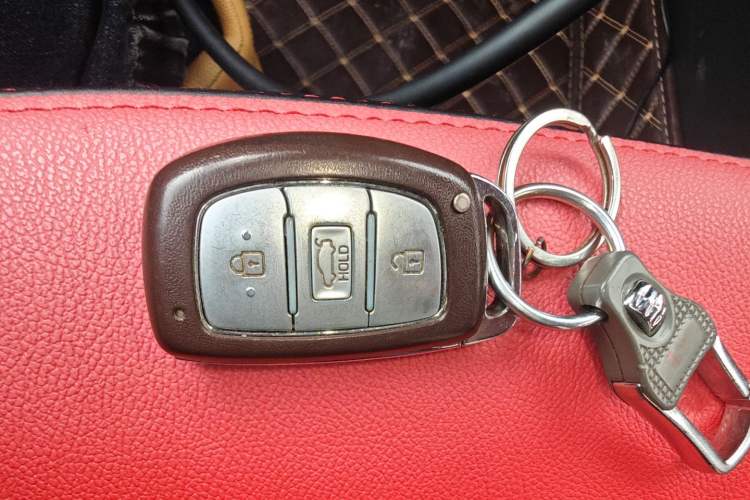 Used Hyundai Elantra (6th Generation / Lingdong) 2016 1.6L Automatic ZhiXuan · Youth Edition