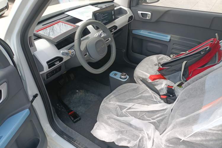 Used Geely Galaxy Panda 2024 Panda Mini 200km Endurance Bear
