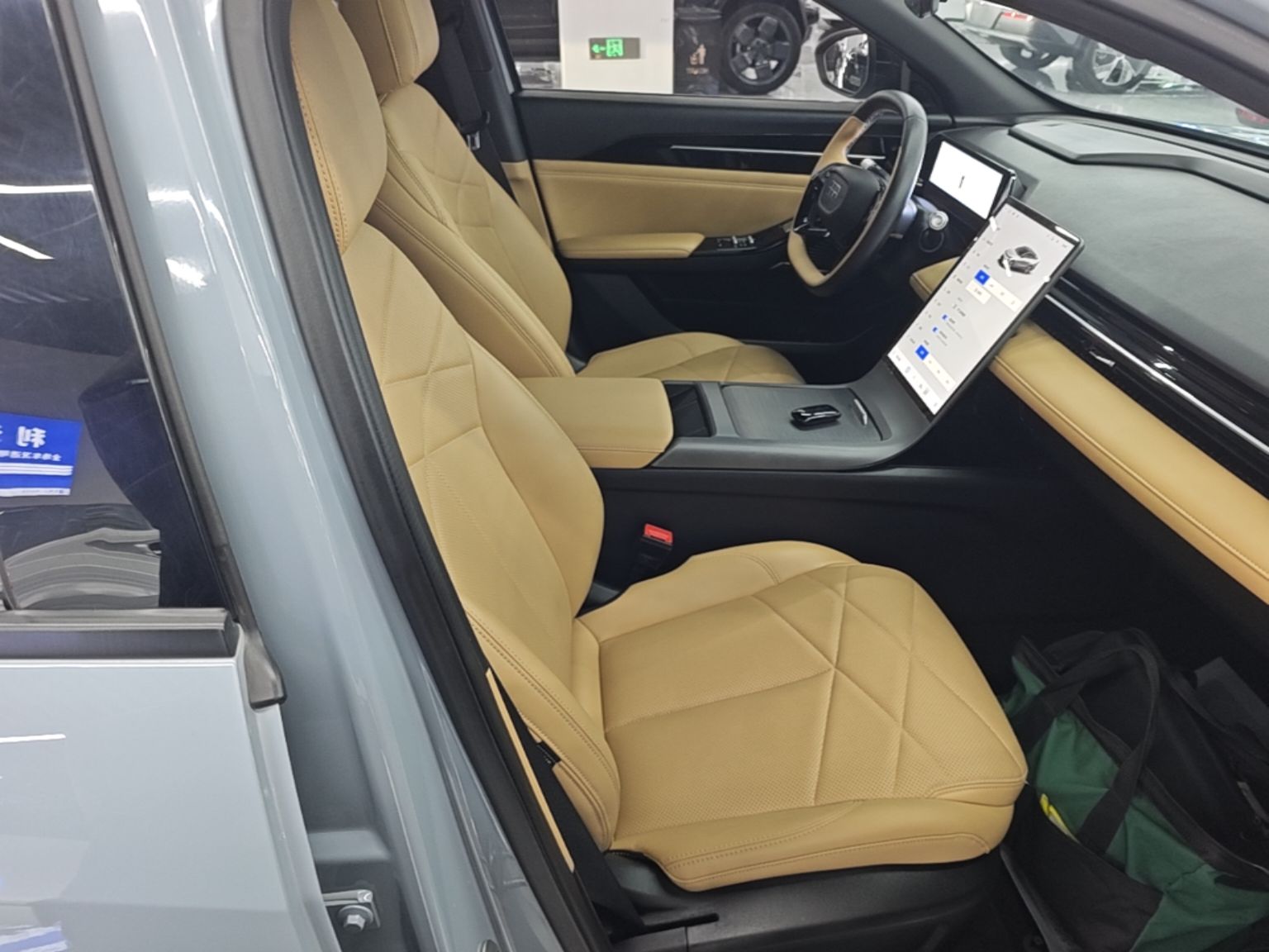 Geely Galaxy L6 2023 125km PLUS — снимка 19