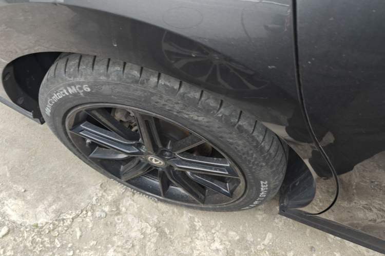 Used CHANGAN UNI-V 2022 1.5T Smart Navigation Version Right Rear Wheel Hub
