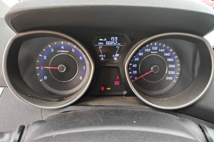 Used Hyundai Elantra (5th Generation / Langdong) 2015 1.6L Manual Fashion Edition
