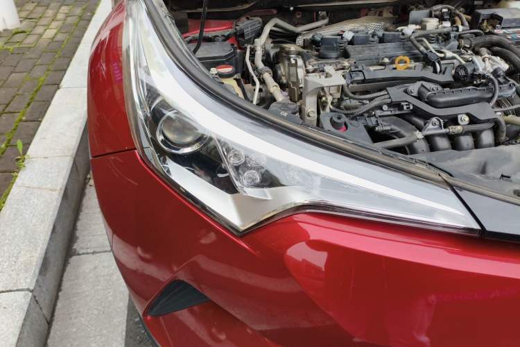 Used Toyota C-HR 2018 2.0L Leading with Sunroof China V Standard Right Front Headlight