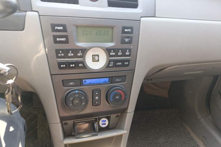 Used FAW Xiali N5 2011 1.3L Manual Standard Edition Audio And AC Panel