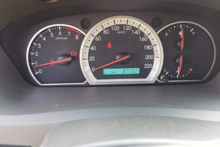 Used Chevrolet Epica 2013 1.8 SL ZhiZhen Edition MT Odometer Close Up