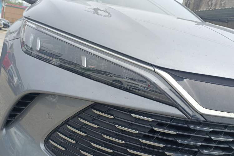Used BYD Qin L 2025 DM-i Smart Drive 80KM Leading Model Right Front Headlight