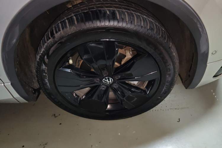 Used Volkswagen Tiguan L 2023 330TSI Automatic Two-Wheel Drive R-Line Enjoyment Edition
