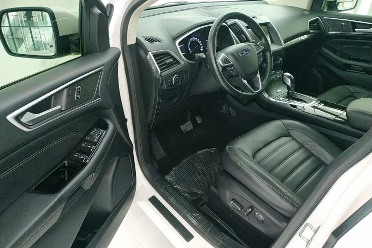 Used Ford Edge 2018 EcoBoost 245 Two-Wheel-Drive Titanium 7-Seater China VI Standard
