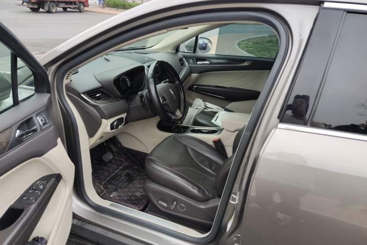 Used Lincoln MKC 2017 2.0T Two-Wheel-Drive Luxury Edition
