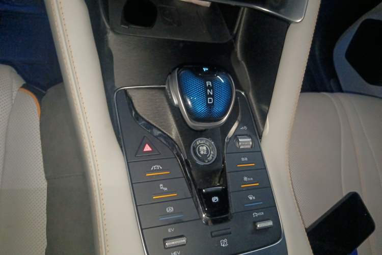 Used BYD Song PLUS New Energy 2021 DM-i 110KM Flagship PLUS Gear Lever
