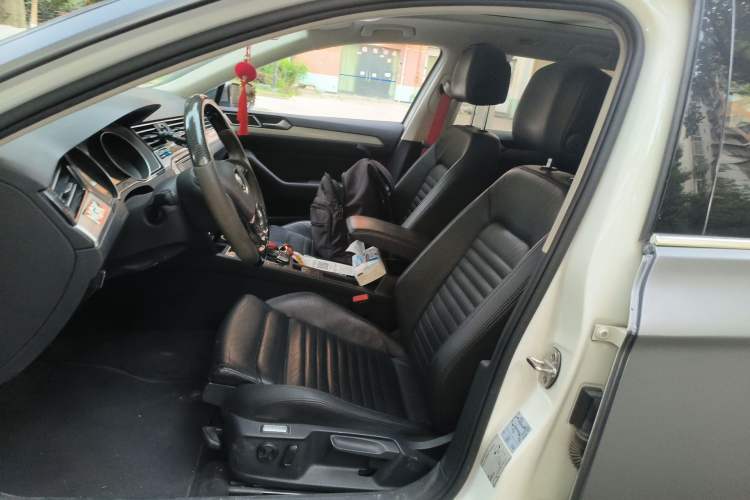 Used Volkswagen Variant 2017 380TSI Two-Wheel Drive Comfort Edition
