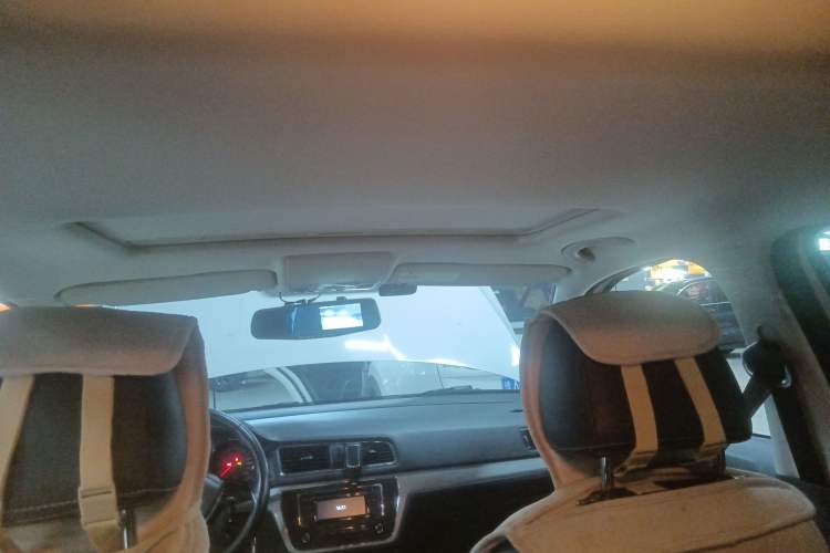 Used Volkswagen Gran Lavida 2015 1.6L Automatic Comfort Edition Headliner