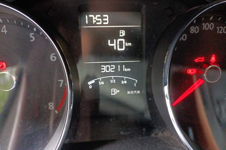 Used Volkswagen Lavida 2017 1.6L Manual Comfort Edition Odometer Close Up