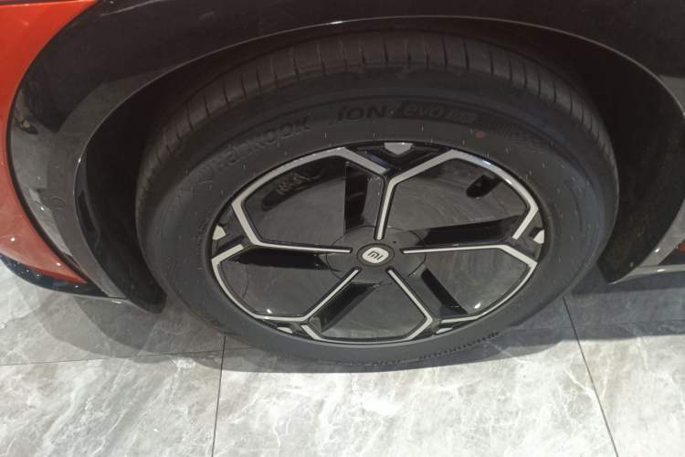 Used Xiaomi Auto YU7 2025 Ultra-Long Range Rear-Wheel Drive Version Exterior 4
