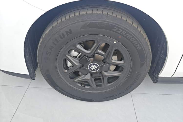 Used BYD Qin PLUS 2025 DM-i Smart Drive 55KM Leading Model
