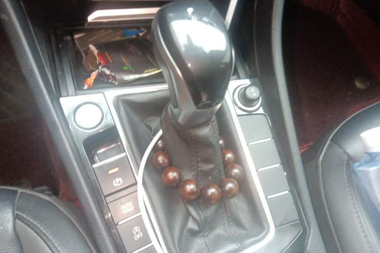 Used Volkswagen Sagitar 2021 280TSI DSG 30th Anniversary Edition Gear Lever