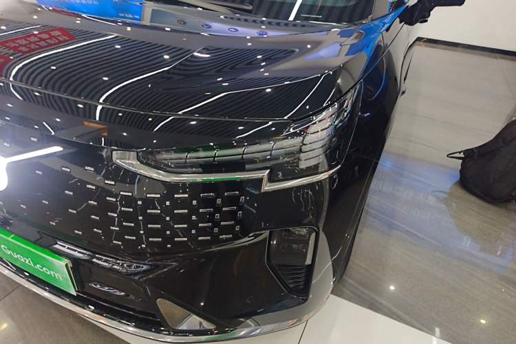 Used Volvo EM90 2025 Ultra Six-Seater