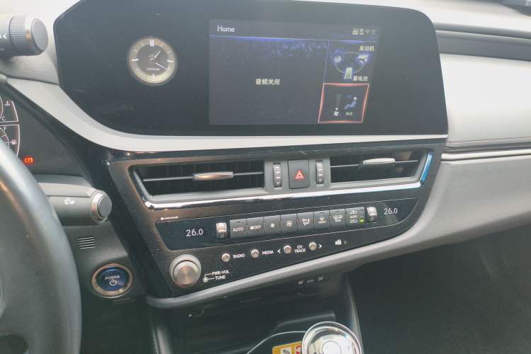 Used Lexus ES 2021 300h Deluxe Edition
