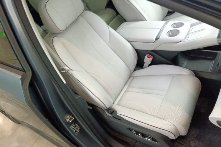 Used XPeng X9 2025 Starship Edition