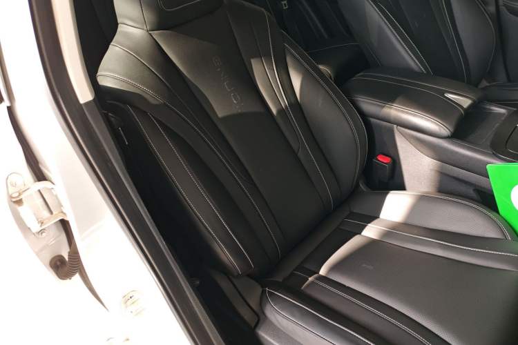 Used Venucia V 2021 260T Top-Tier Version