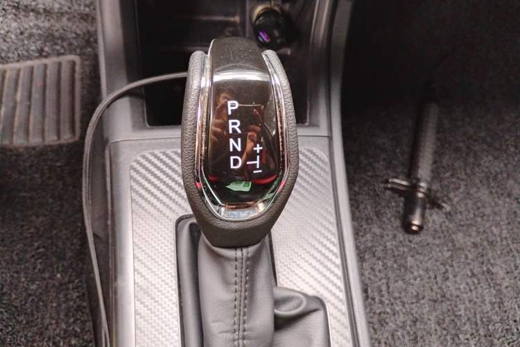 Used Luxgen U5 SUV 2017 1.6L CVT Jazz Edition Gear Lever