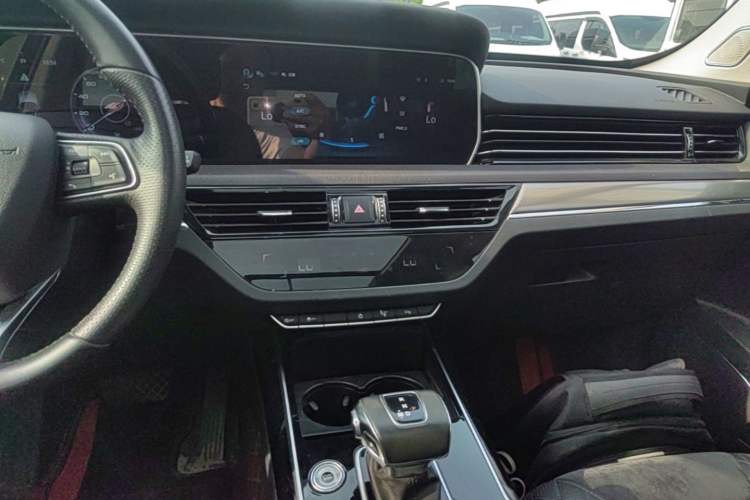 Used Hongqi HS5 2022 Facelifted Version 2.0T Smart Connect Flagship All-Wheel-Drive Edition
