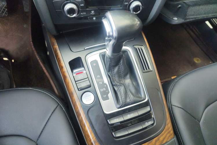 Used Audi A4L 2016 35 TFSI Collector's Edition Automatic Standard Model
